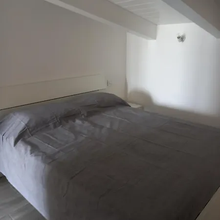 Bianco Apartment